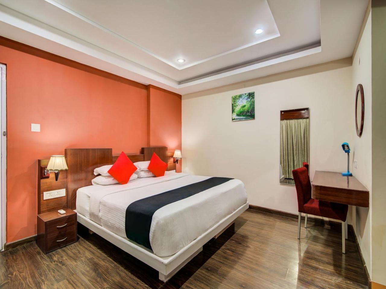 Gardeenia Comfortes Suites-Fully Vaccinated Staff Бангалор Экстерьер фото