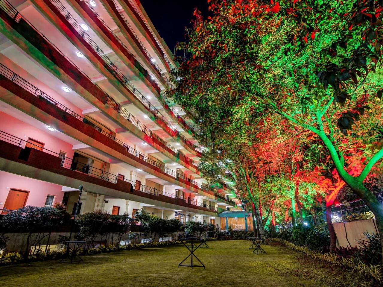 Gardeenia Comfortes Suites-Fully Vaccinated Staff Бангалор Экстерьер фото