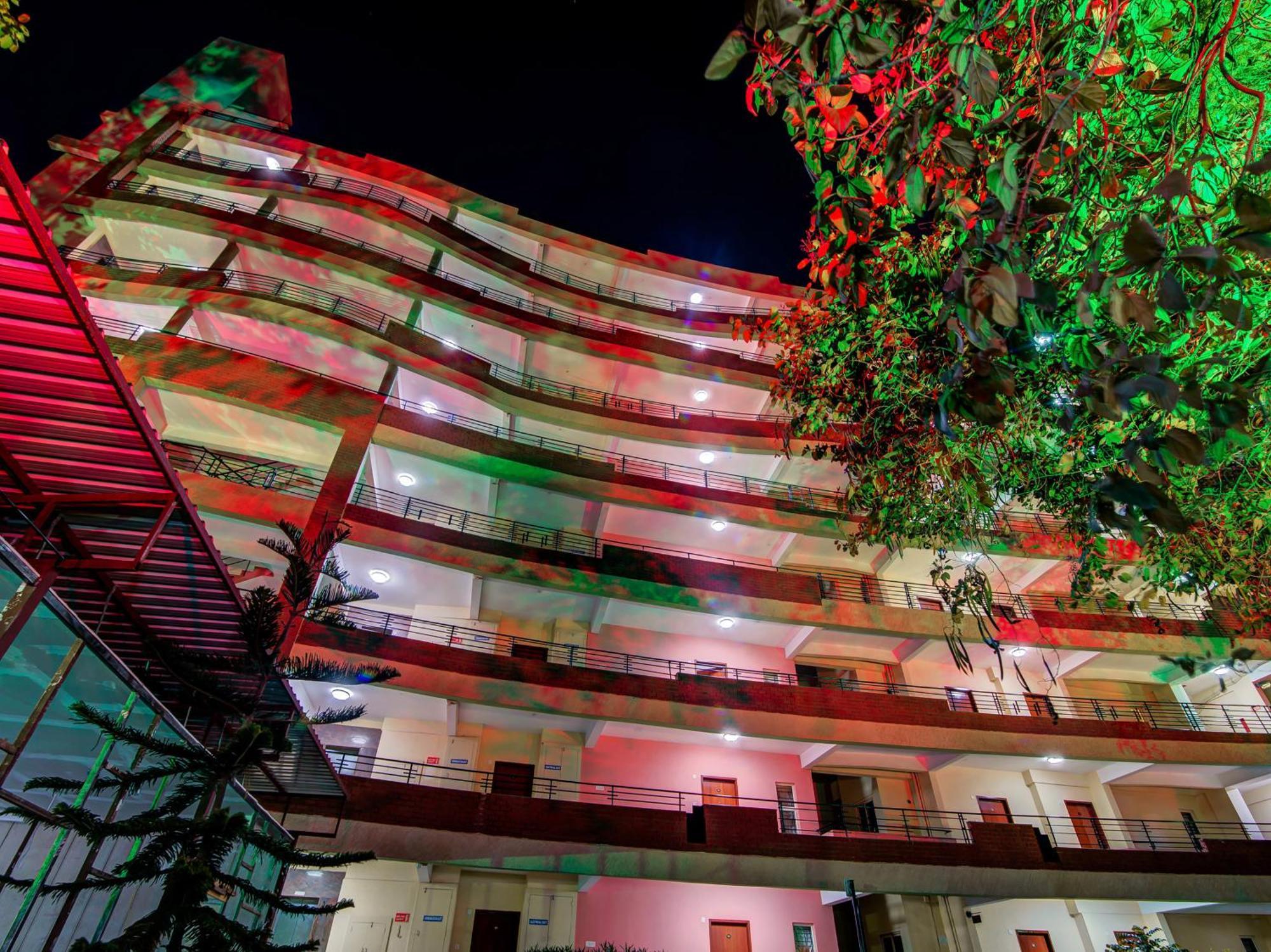 Gardeenia Comfortes Suites-Fully Vaccinated Staff Бангалор Экстерьер фото